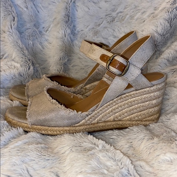 Cute Wedges - Picture 2 of 5